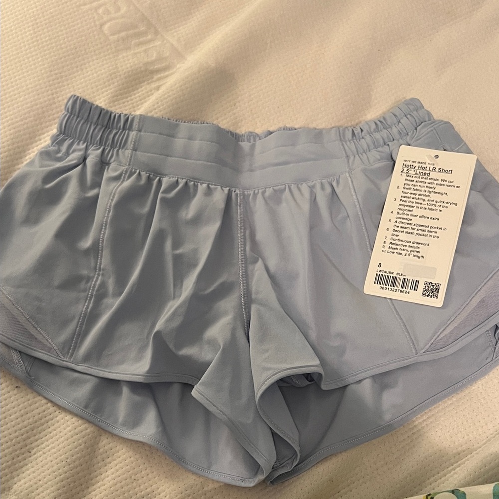 lululemon hotty hot LR shorts 2.5” lined, blue linen
